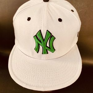New Era Green NY Yankees Baseball Hat Cap Fitted